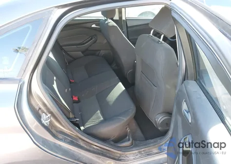 2017 Ford Focus Se z USA, uszkodzony, nr VIN 1FADP3F25HL299623